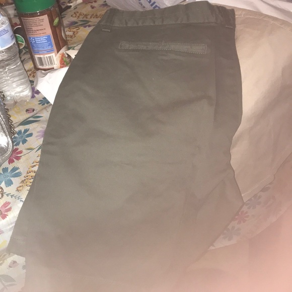 Navy green Bermuda shorts - Picture 3 of 3